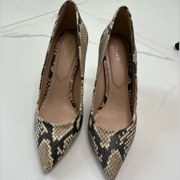 Faux snake skin aldo heels - Picture 2 of 2